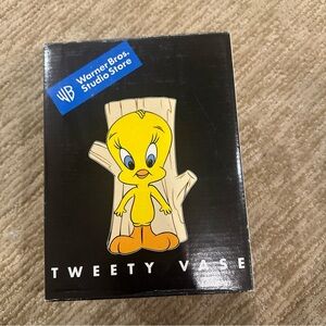 Tweety Vase by Warner Bros.
